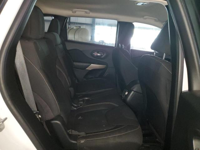 1C4PJLCB4HW661677 Jeep Cherokee Latitude