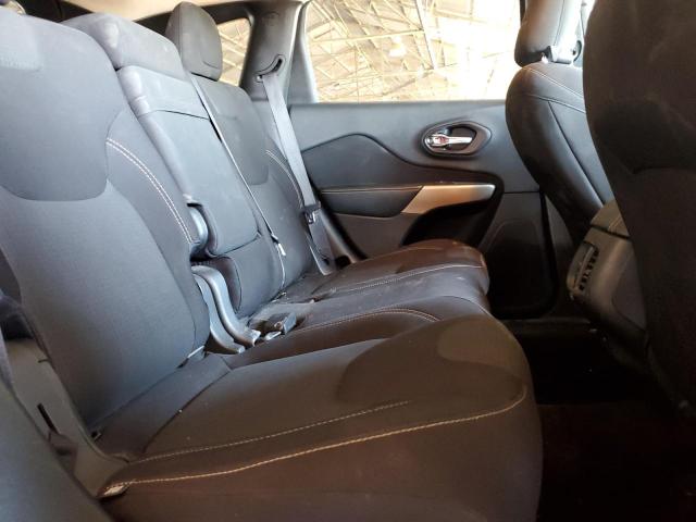 1C4PJLCB0HW667430 Jeep Cherokee Latitude