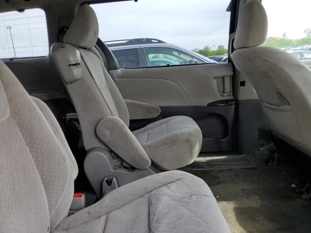 5TDKZ3DC5JS902677 Toyota SIENNA LE