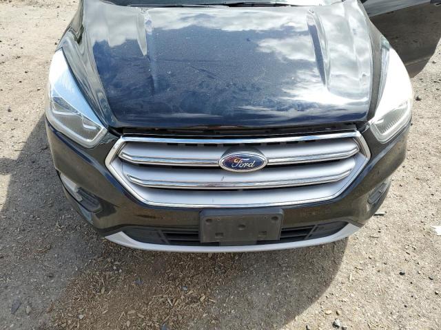 1FMCU9J97HUC96198 Ford Escape Titanium