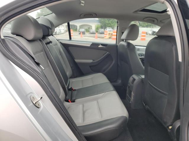 3VW637AJ2FM327438 Volkswagen Jetta Hybrid