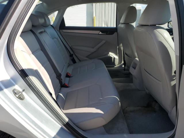 1VWAT7A38FC120825 Volkswagen PASSAT S