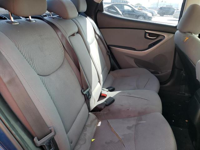 5NPDH4AE8FH566379 Hyundai ELANTRA SE