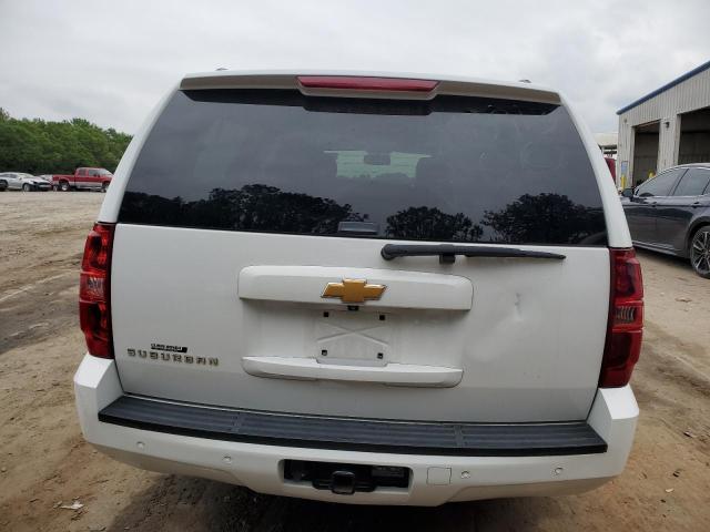 1GNSCJE01ER233913 Chevrolet Suburban C1500 Lt
