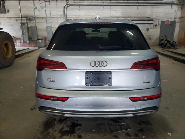 WA1BAAFY2M2024040 Audi Q5 Premium Plus