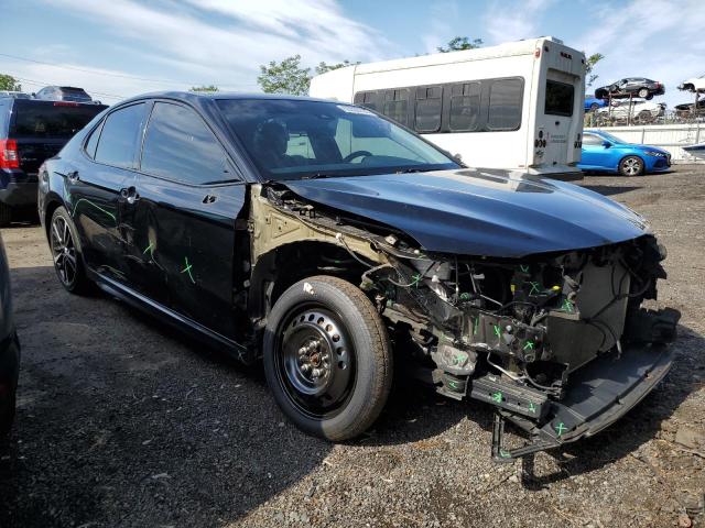 4T1B61HK6JU029785 Toyota CAMRY XSE