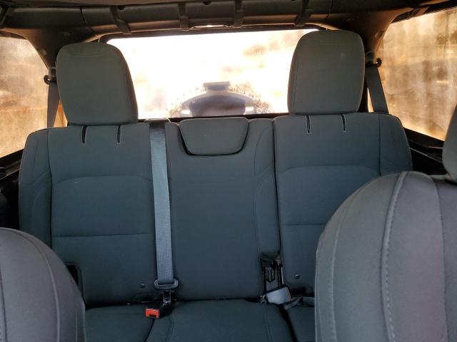 1C4HJXDG2JW158676 Jeep Wrangler Unlimited Sport