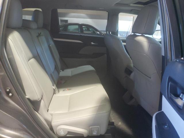 5TDJZRFH0JS855484 Toyota Highlander Se