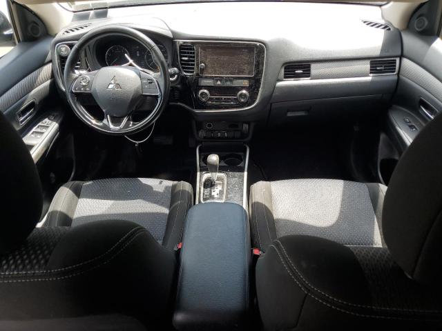 JA4AZ3A39JZ038841 Mitsubishi Outlander Se