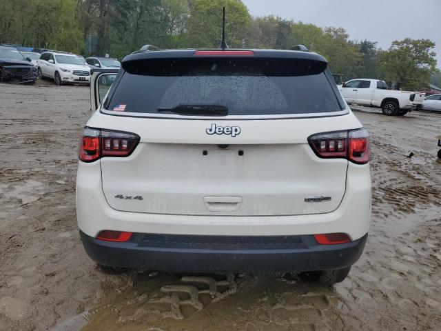 3C4NJDBB9KT807860 Jeep Compass Latitude