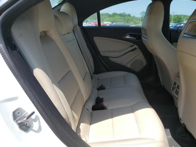 WDDSJ4GB7KN725336 Mercedes-Benz CLA 250 4MATIC