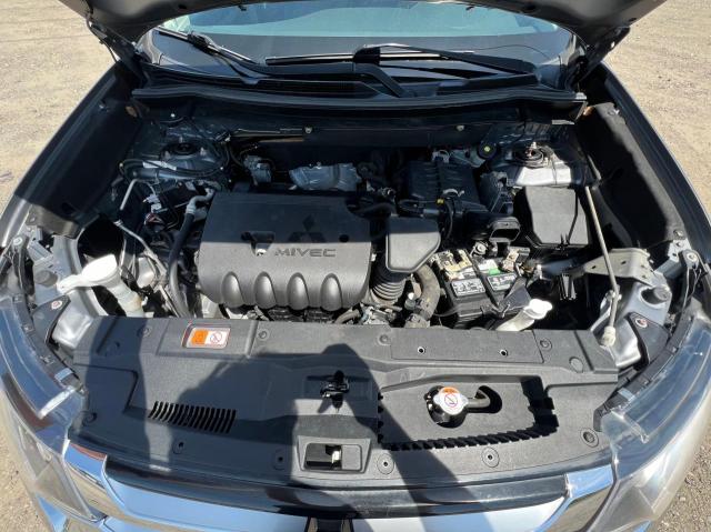 JA4AZ3A39JJ003375 Mitsubishi Outlander Se