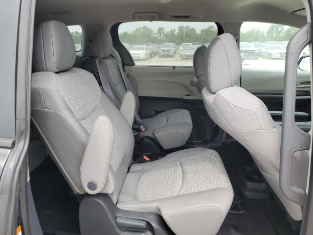 5TDKRKEC9PS145557 Toyota SIENNA LE