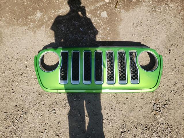 1C4HJXEN8JW260190 Jeep Wrangler Unlimited Sahara