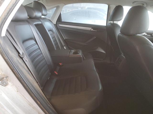 1VWBT7A32FC102700 Volkswagen PASSAT SE