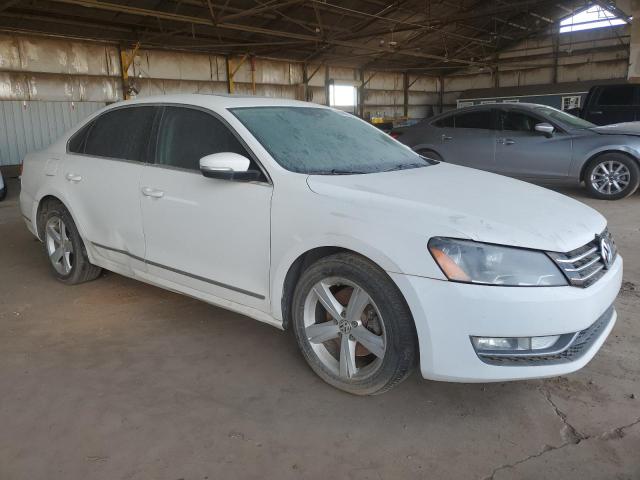 1VWBT7A32FC102700 Volkswagen PASSAT SE