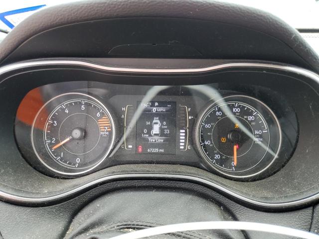 1C4PJLCB8KD149701 Jeep Cherokee Latitude