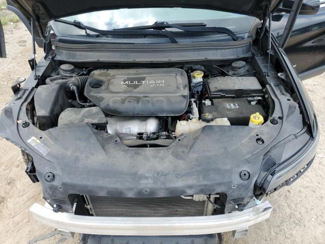 1C4PJLCB8KD149701 Jeep Cherokee Latitude