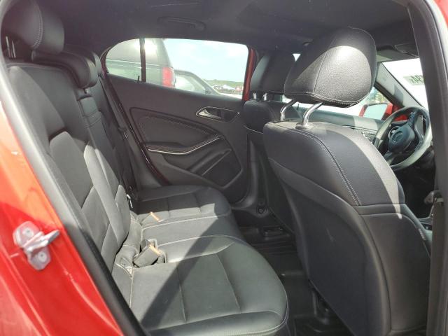 WDCTG4EBXKJ615138 Mercedes-Benz GLA 250