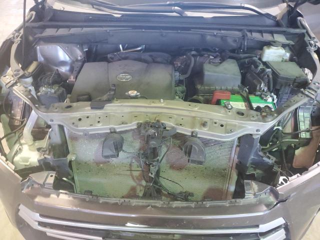 5TDJZRFH0JS855484 Toyota Highlander Se