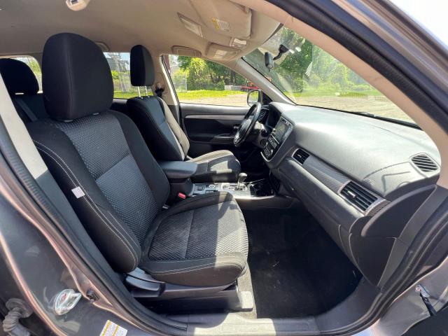 JA4AZ3A39JJ003375 Mitsubishi Outlander Se