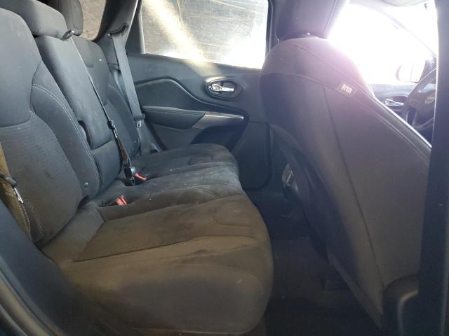 1C4PJLCB3KD427937 Jeep Cherokee Latitude