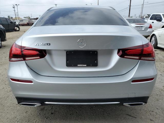 WDD3G4EB4KW005671 Mercedes-Benz A 220
