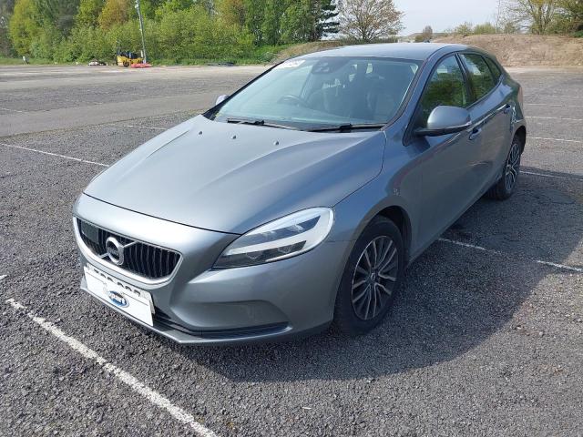 Auction sale of the 2016 Volvo V40 Moment, vin: *****************, lot number: 53177264