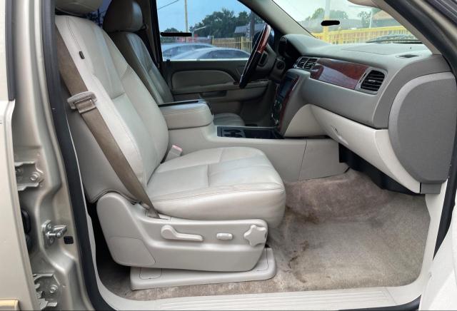 1GNSCJE04ER227409 Chevrolet Suburban C1500 Lt