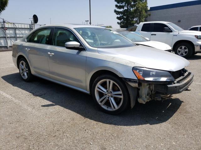 1VWBV7A36FC050370 Volkswagen PASSAT SE