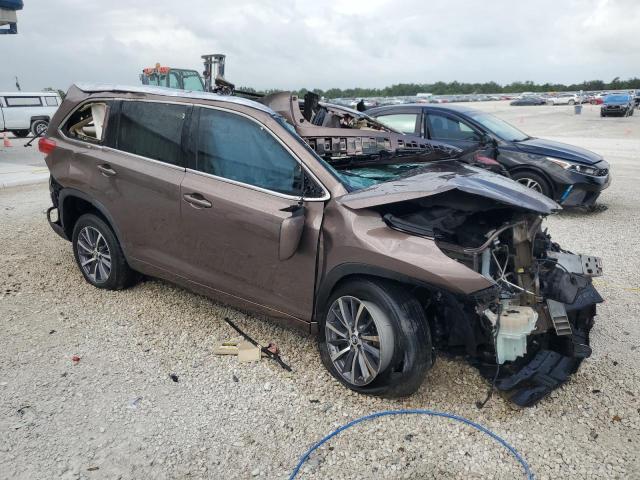 5TDKZRFH9HS214946 Toyota Highlander Se