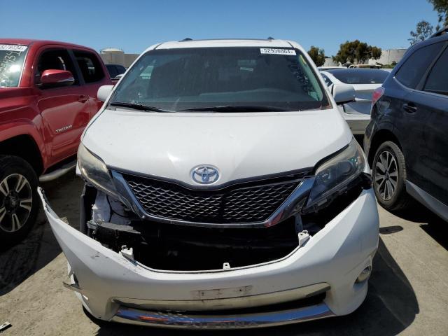 5TDXZ3DC3HS788064 Toyota SIENNA SE
