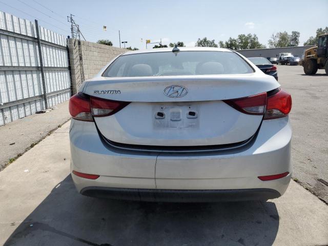 5NPDH4AE1GH757983 Hyundai ELANTRA SE