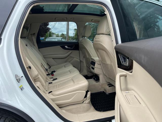 WA1LAAF75HD043073 Audi Q7 Premium Plus