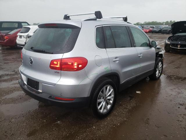 WVGRV7AX3HK007260 Volkswagen Tiguan Wolfsburg