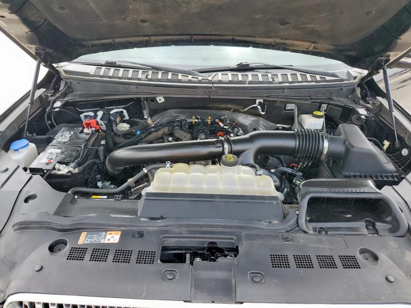5LMJJ2LT9NEL01131 Lincoln Navigator