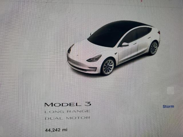 5YJ3E1EB3NF132743 Tesla 2022