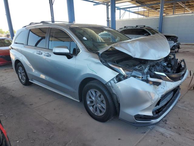 5TDBRKEC3MS068342 Toyota SIENNA LE