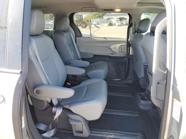 5TDJRKEC8MS058563 Toyota SIENNA XLE