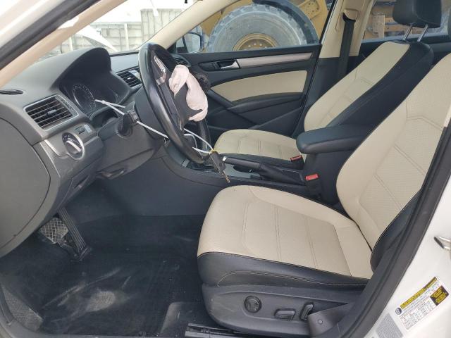 1VWBV7A39FC090734 Volkswagen PASSAT SE