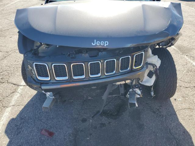 3C4NJDCB9JT176251 Jeep COMPASS LI