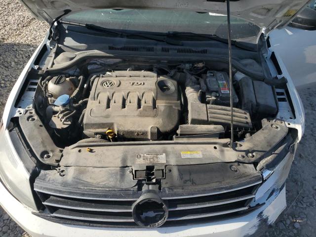 3VWLA7AJ1FM272487 Volkswagen 2015