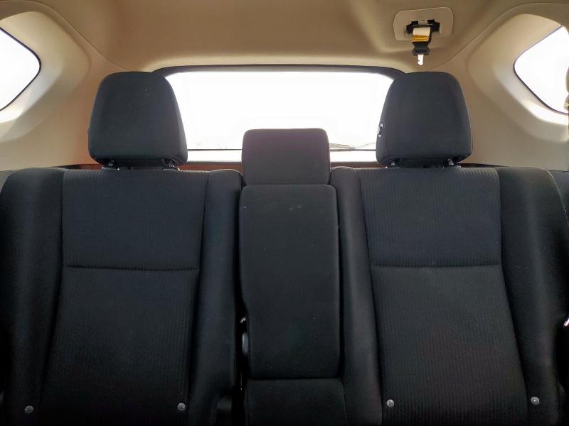2T3BFREV7FW256298 Toyota RAV4 LE