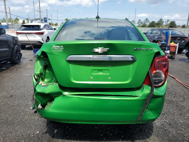 1G1JC5SH8F4177739 Chevrolet SONIC LT