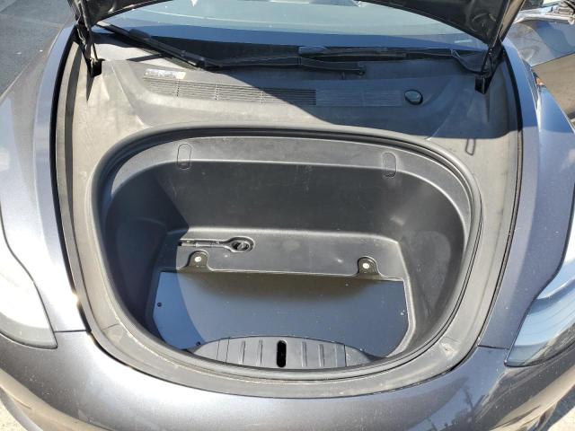 5YJ3E1EB2JF054885 Tesla 2018