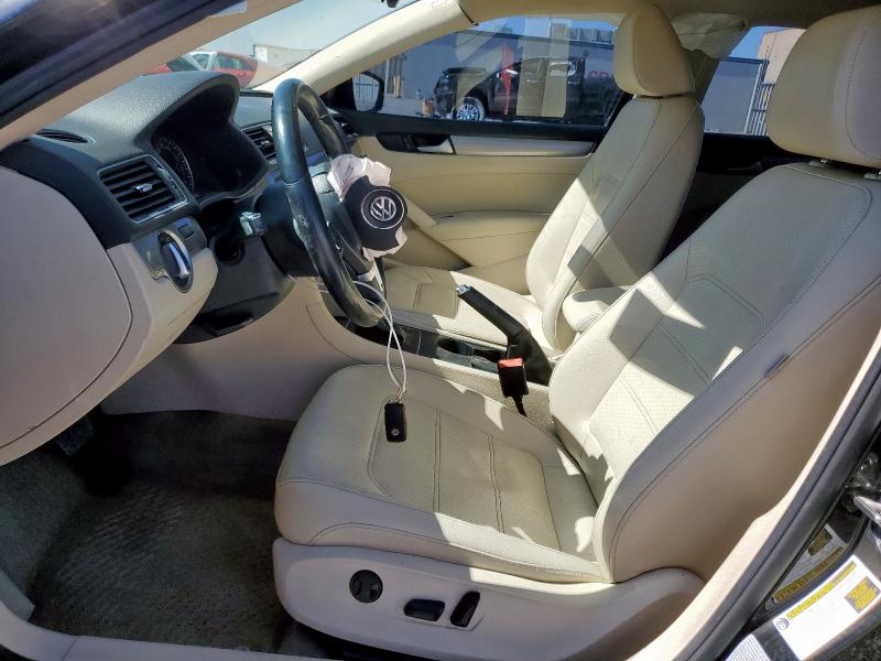 1VWAT7A33FC082081 Volkswagen PASSAT S