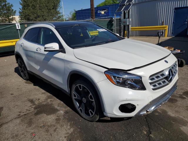 WDCTG4GB8KJ549895 Mercedes-Benz GLA 250 4M