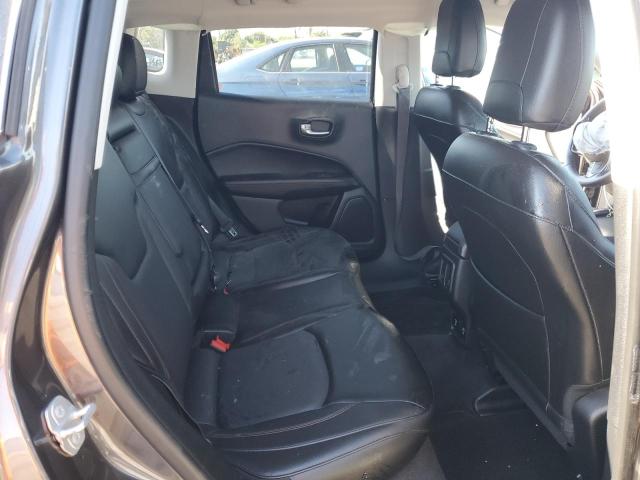 3C4NJDCB9JT176251 Jeep COMPASS LI