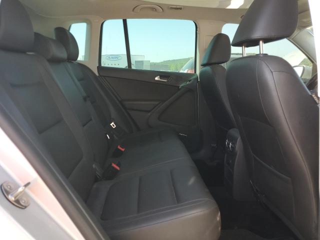 WVGAV7AX6FW568958 Volkswagen TIGUAN S