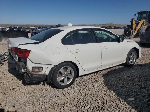 3VWLA7AJ1FM272487 Volkswagen 2015